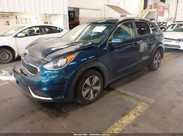 KNDCB3LC0K5302487 2019 KIA NIRO - Image 2