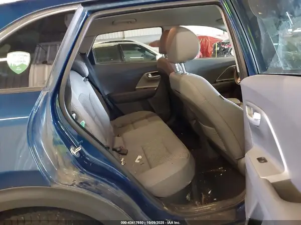 KNDCB3LC0K5302487 2019 KIA NIRO - Image 8