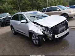 KNDCB3LC0K5312887 2019 KIA NIRO