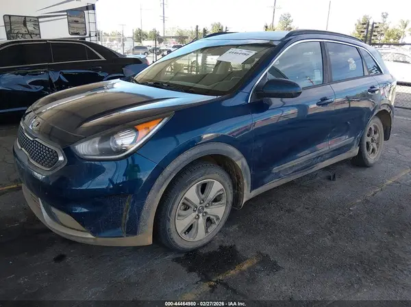 KNDCB3LC0K5322125 2019 KIA NIRO - Image 2