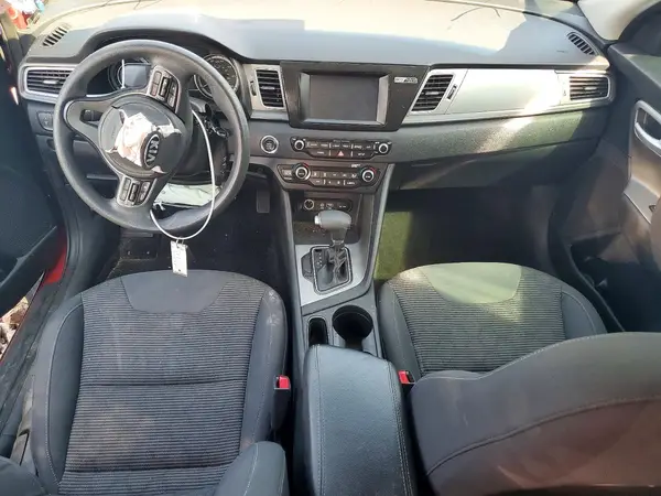KNDCB3LC0K5331990 2019 KIA NIRO - Image 8