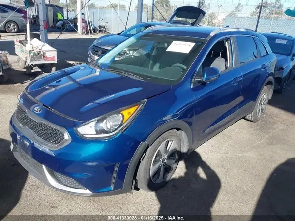 KNDCB3LC0K5336560 2019 KIA NIRO - Image 2