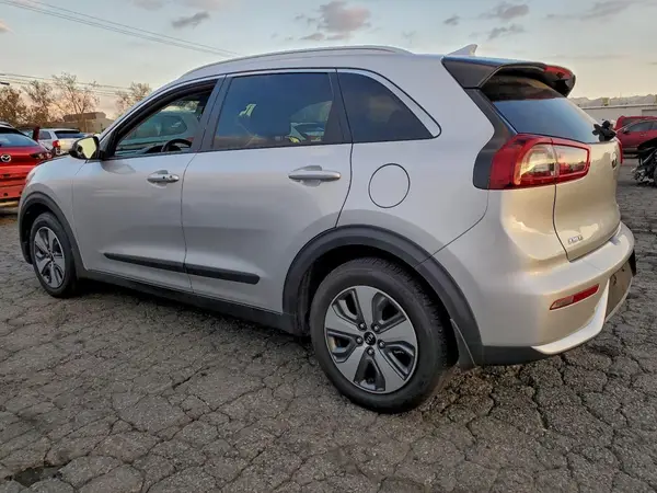 KNDCB3LC0K5339474 2019 KIA NIRO - Image 2