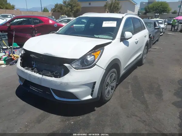 KNDCB3LC0K5349065 2019 KIA NIRO - Image 2