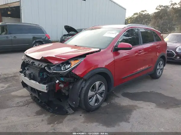 KNDCB3LC0K5352161 2019 KIA NIRO - Image 2