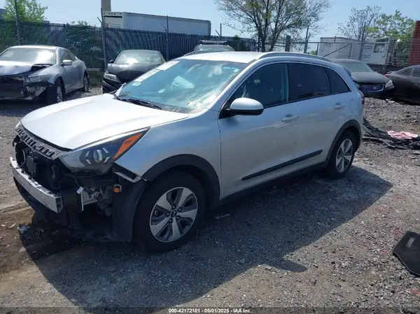 KNDCB3LC0L5360696 2020 KIA NIRO - Image 2