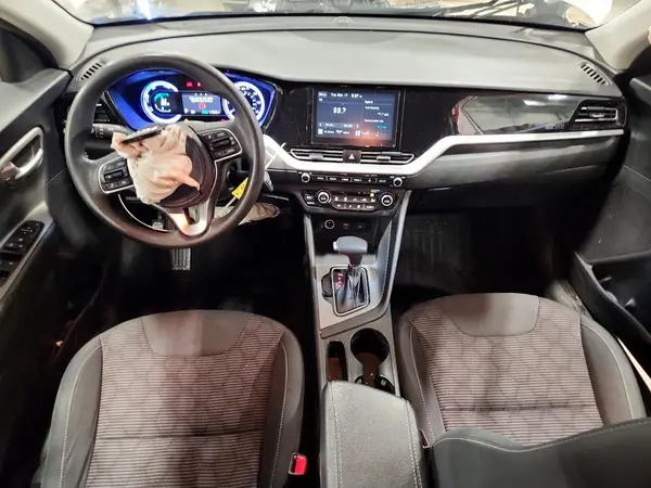 KNDCB3LC0L5365669 2020 KIA NIRO - Image 8