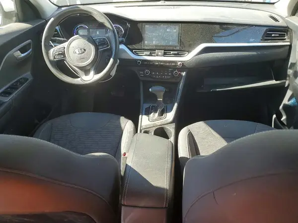 KNDCB3LC0L5368524 2020 KIA NIRO - Image 8