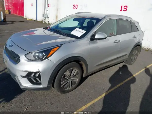 KNDCB3LC0L5393035 2020 KIA NIRO - Image 2