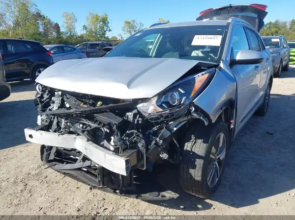 KNDCB3LC0L5399725 2020 KIA NIRO - Image 2