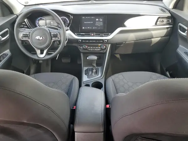 KNDCB3LC0L5427796 2020 KIA NIRO - Image 8