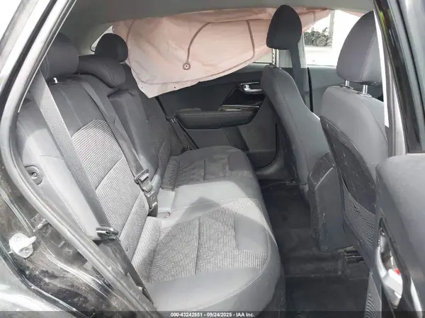 KNDCB3LC0M5464204 2021 KIA NIRO - Image 8