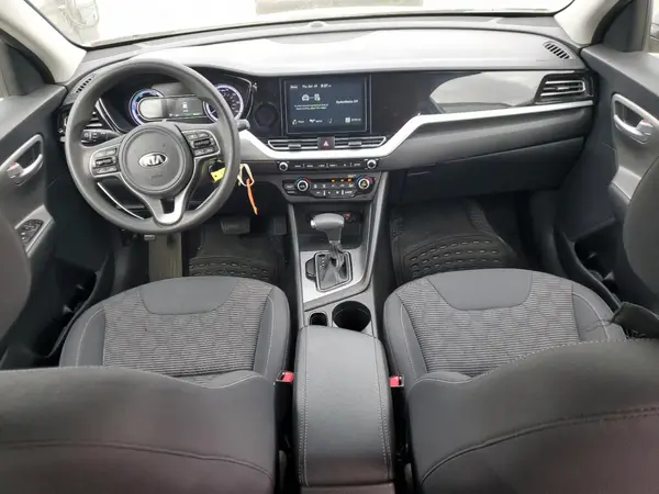 KNDCB3LC0M5470200 2021 KIA NIRO - Image 8