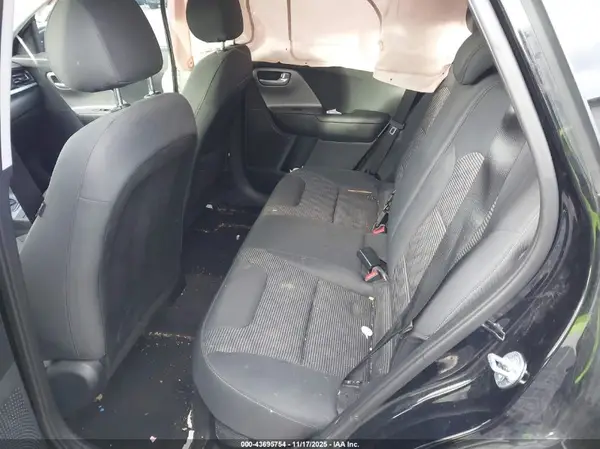KNDCB3LC0M5470858 2021 KIA NIRO - Image 8