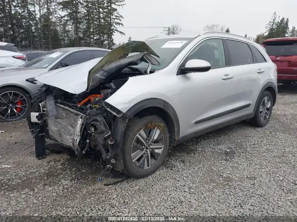 KNDCB3LC0M5471220 2021 KIA NIRO - Image 2