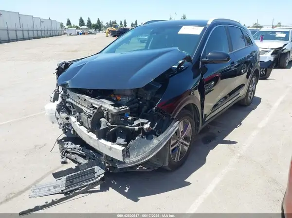 KNDCB3LC0M5479995 2021 KIA NIRO - Image 2
