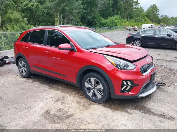 KNDCB3LC0N5502841 2022 KIA NIRO - Image 1