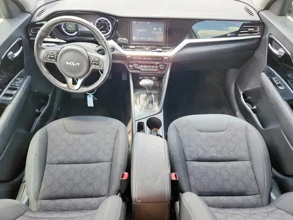 KNDCB3LC0N5504251 2022 KIA NIRO - Image 8