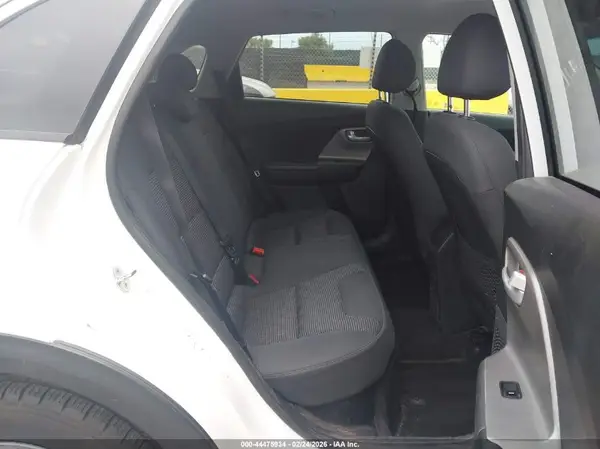 KNDCB3LC0N5505948 2022 KIA NIRO - Image 8