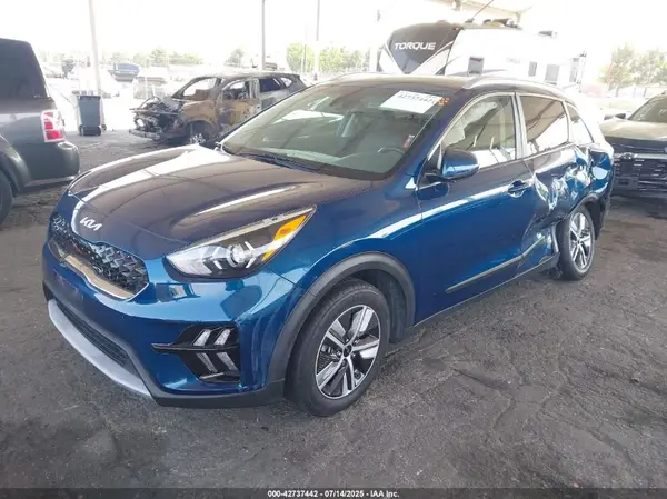 KNDCB3LC0N5507201 2022 KIA NIRO - Image 2