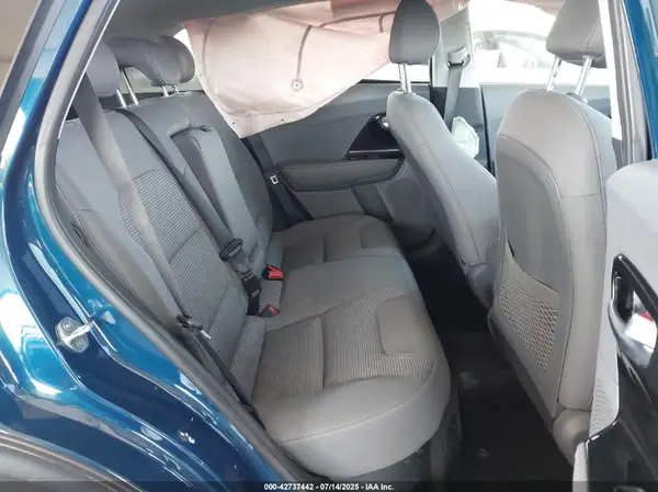 KNDCB3LC0N5507201 2022 KIA NIRO - Image 8