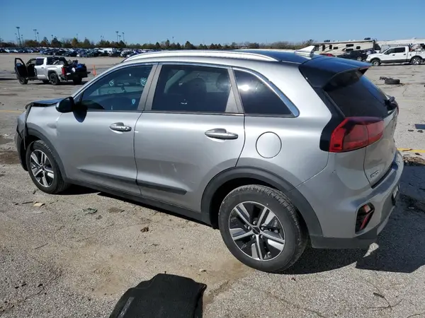 KNDCB3LC0N5508817 2022 KIA NIRO - Image 2
