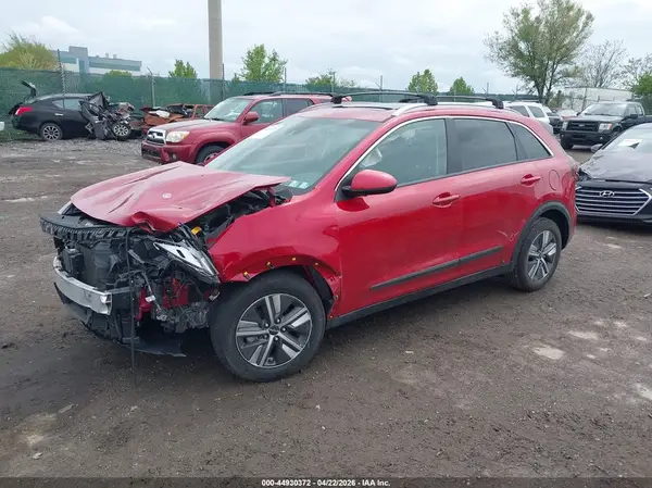 KNDCB3LC0N5527206 2022 KIA NIRO - Image 2
