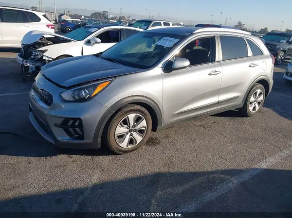 KNDCB3LC0N5541851 2022 KIA NIRO - Image 2