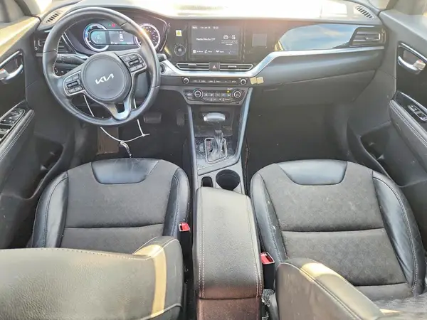 KNDCB3LC0N5546273 2022 KIA NIRO - Image 8
