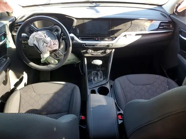 KNDCB3LC0N5547858 2022 KIA NIRO - Image 8