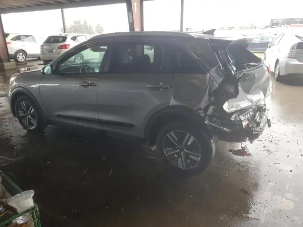 KNDCB3LC0N5548041 2022 KIA NIRO - Image 2