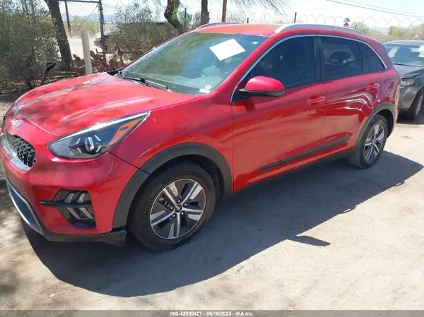 KNDCB3LC0N5548587 2022 KIA NIRO - Image 2