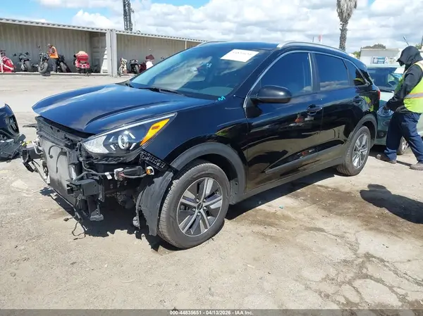KNDCB3LC0N5549626 2022 KIA NIRO - Image 2