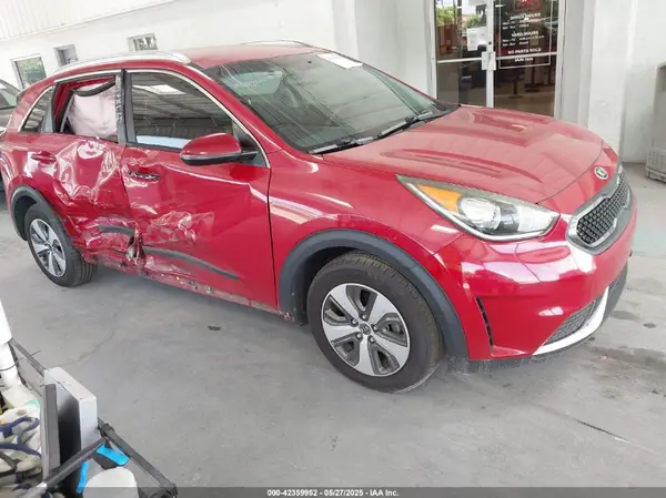 KNDCB3LC1H5038821 2017 KIA NIRO - Image 1