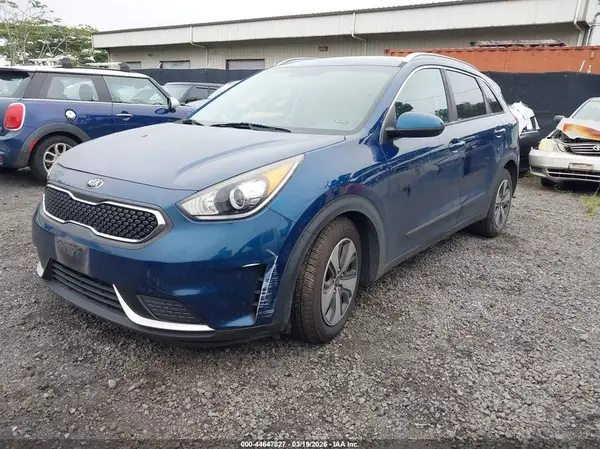 KNDCB3LC1H5045980 2017 KIA NIRO - Image 2