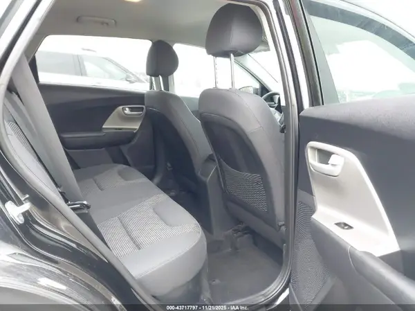 KNDCB3LC1H5048894 2017 KIA NIRO - Image 8