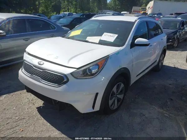 KNDCB3LC1H5049351 2017 KIA NIRO - Image 2