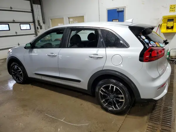 KNDCB3LC1H5049706 2017 KIA NIRO - Image 2