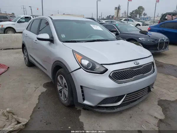 KNDCB3LC1H5058910 2017 KIA NIRO - Image 1