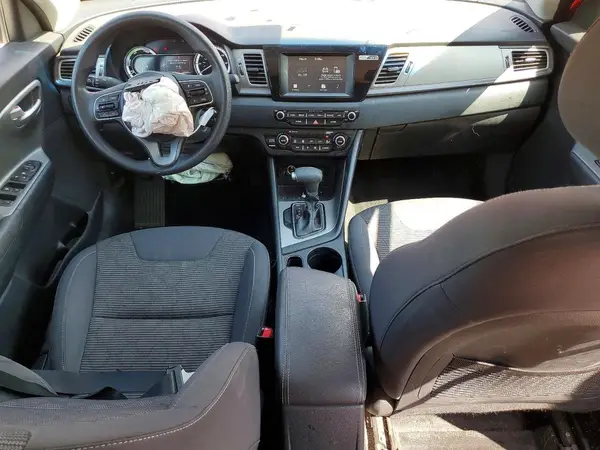 KNDCB3LC1H5067557 2017 KIA NIRO - Image 8
