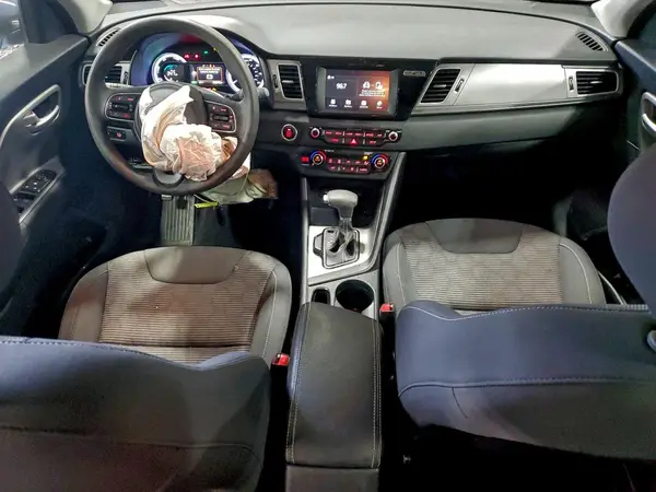 KNDCB3LC1H5068580 2017 KIA NIRO - Image 8