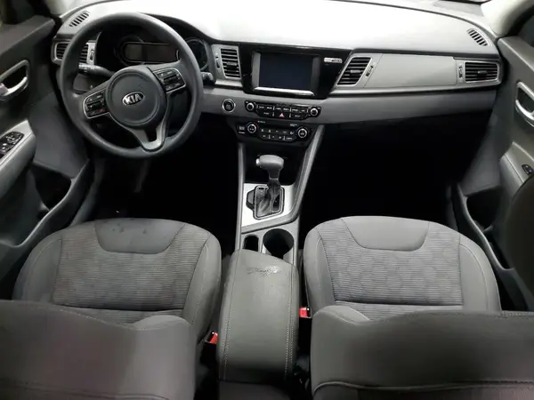 KNDCB3LC1H5073262 2017 KIA NIRO - Image 8