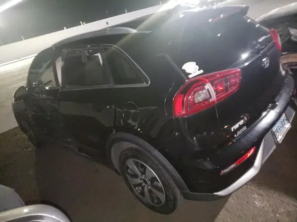 KNDCB3LC1H5074556 2017 KIA NIRO - Image 2