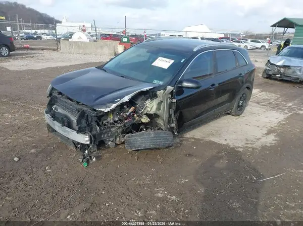 KNDCB3LC1H5076128 2017 KIA NIRO - Image 2