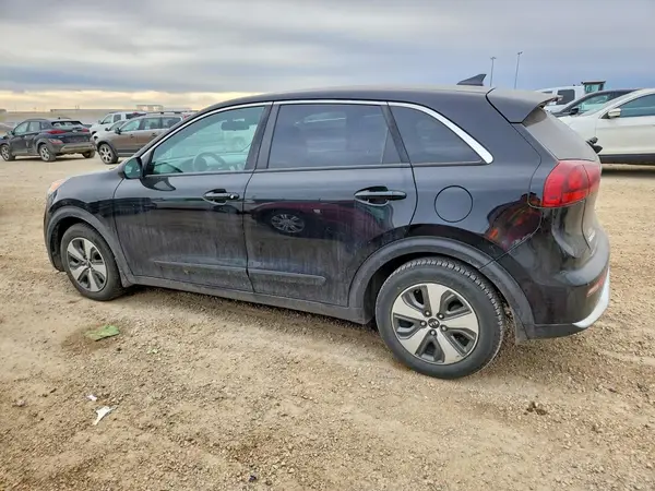 KNDCB3LC1H5082897 2017 KIA NIRO - Image 2