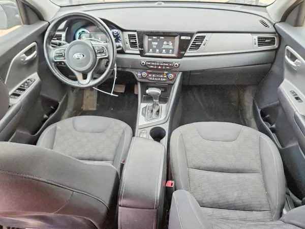 KNDCB3LC1H5082897 2017 KIA NIRO - Image 8