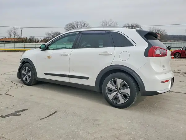 KNDCB3LC1H5085055 2017 KIA NIRO - Image 2