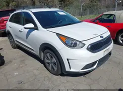 KNDCB3LC1H5088585 2017 KIA NIRO