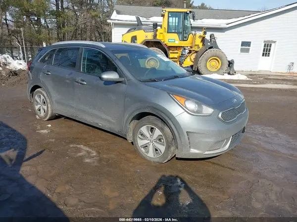KNDCB3LC1H5088862 2017 KIA NIRO - Image 1