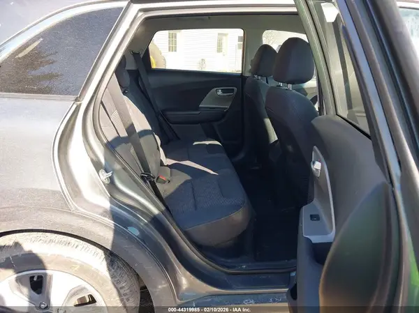 KNDCB3LC1H5088862 2017 KIA NIRO - Image 8